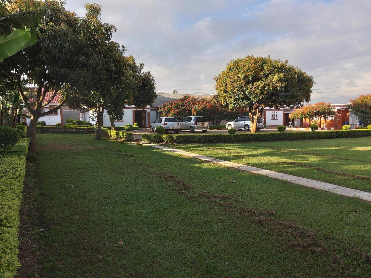 Lucia Villas Mbale Buitenkant foto
