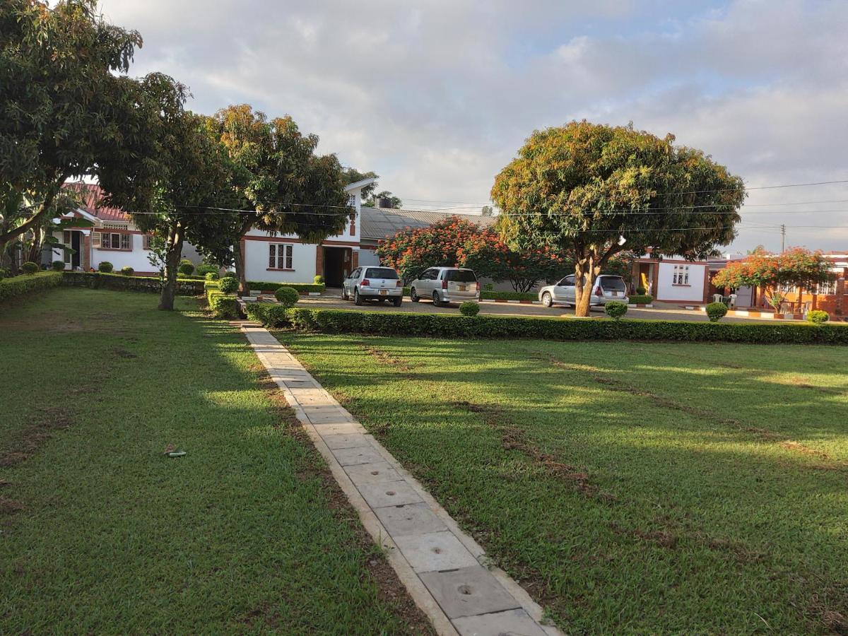 Lucia Villas Mbale Buitenkant foto