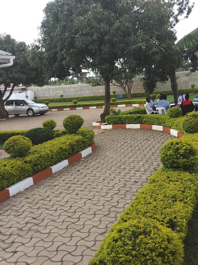 Lucia Villas Mbale Buitenkant foto