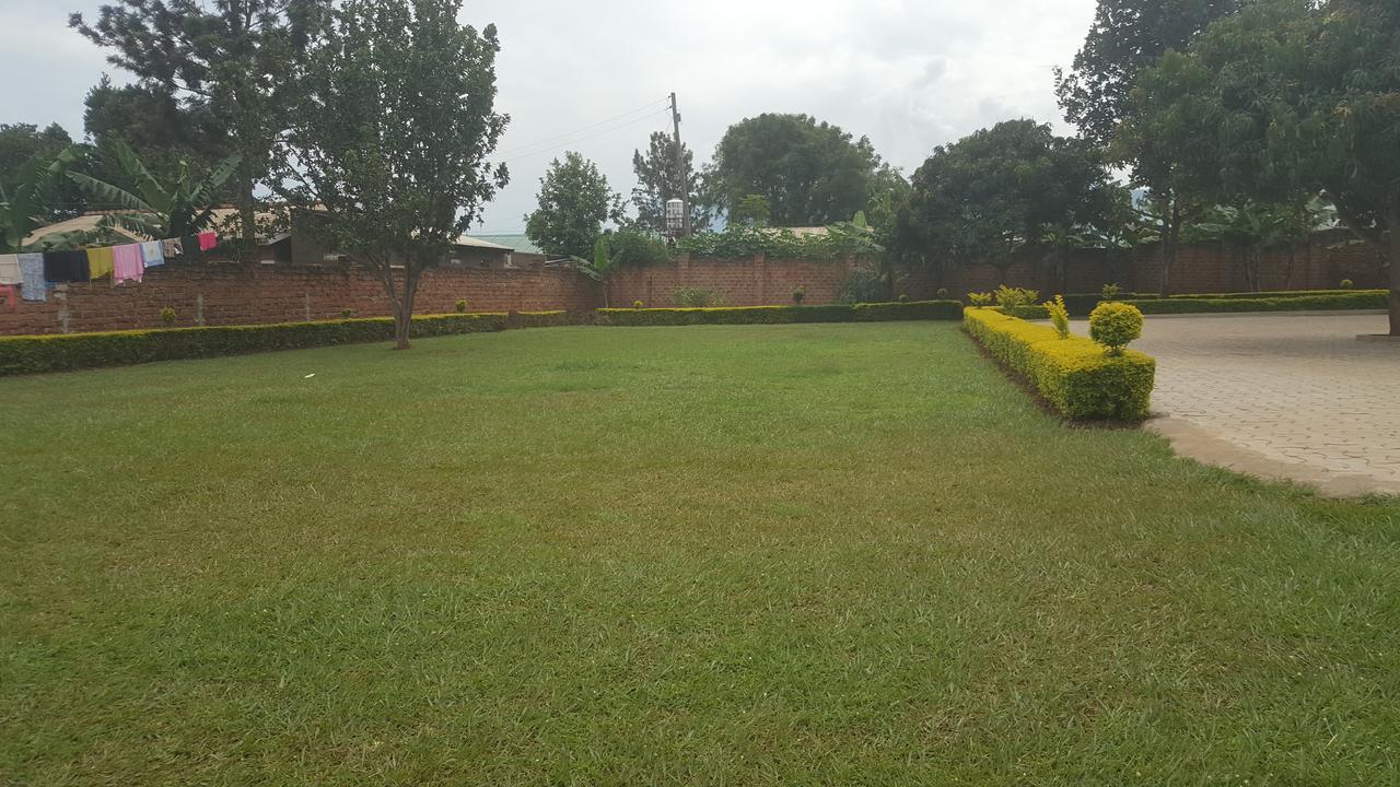 Lucia Villas Mbale Buitenkant foto
