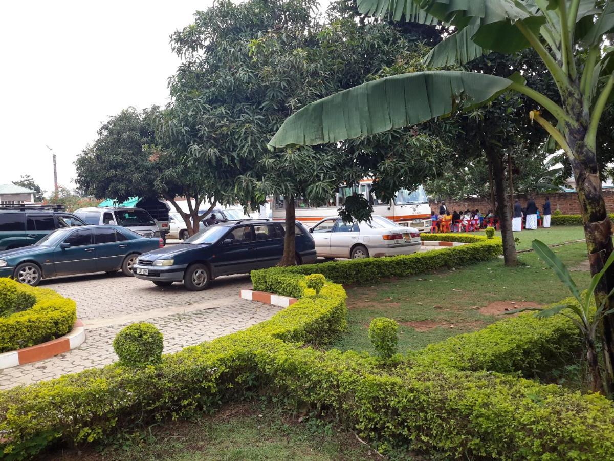 Lucia Villas Mbale Buitenkant foto